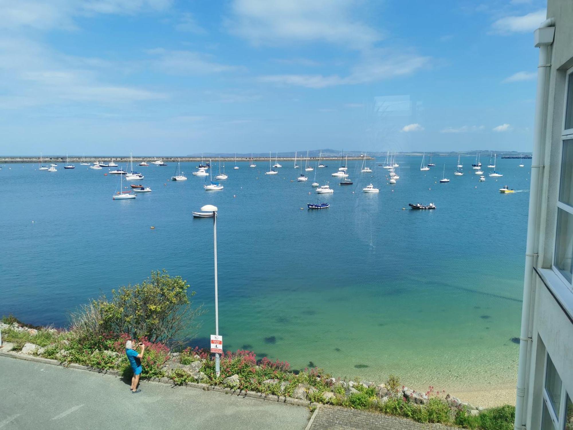 Marina Sea View Apt - Second Floor With Lift, Modern Holyhead Exterior photo